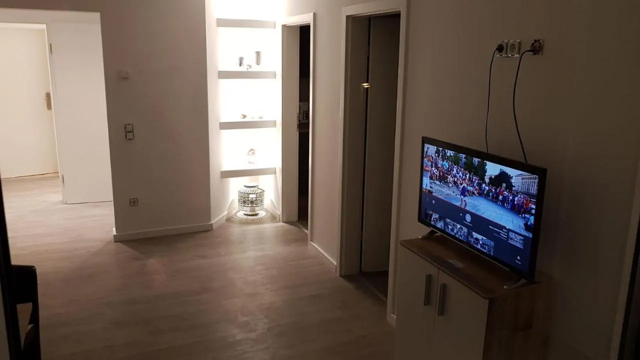 Ferienwohnung Mit Jacuzzi Naehe Flughafen Koeln Bonn Troisdorf Duitsland